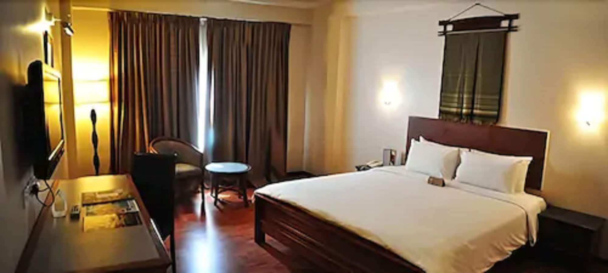 Hotel Maluri