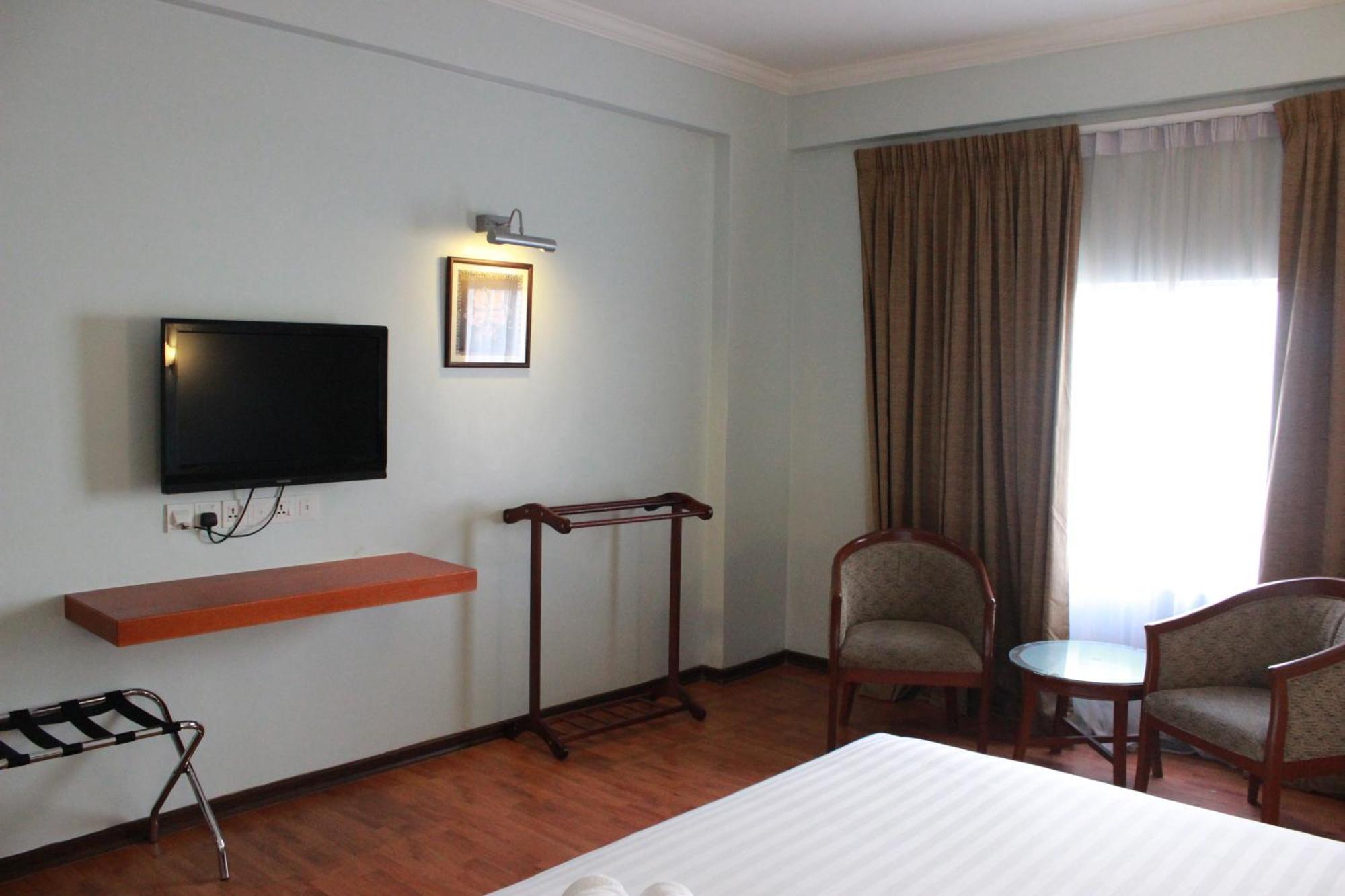 Hotel Maluri
